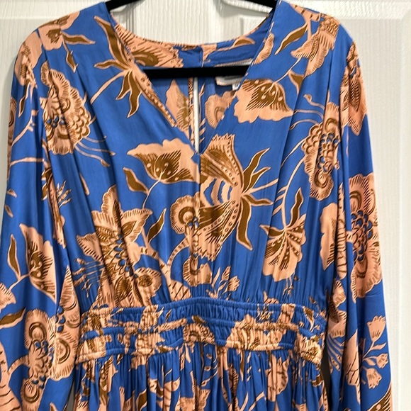 Omika Long sleeve Mini dress EUC - Picture 2 of 6